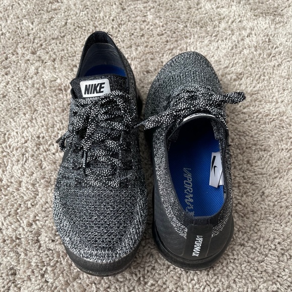 SOLD-Nike Flyknit Vapormax Oreo🖤 - Picture 3 of 6